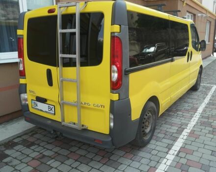 Желтый Опель Виваро, объемом двигателя 2 л и пробегом 458 тыс. км за 9305 $, фото 3 на Automoto.ua