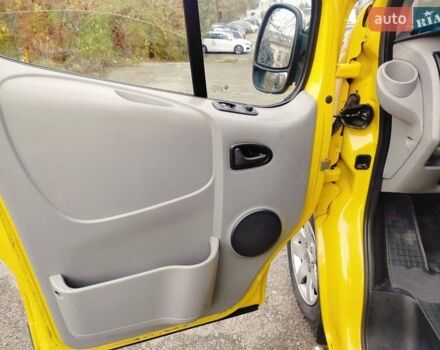 Жовтий Опель Віваро, об'ємом двигуна 2 л та пробігом 232 тис. км за 7500 $, фото 10 на Automoto.ua