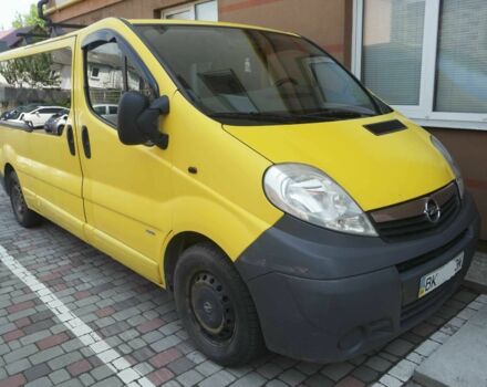 Желтый Опель Виваро, объемом двигателя 2 л и пробегом 458 тыс. км за 9305 $, фото 2 на Automoto.ua