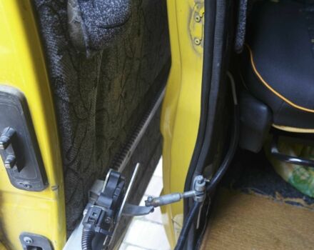 Желтый Опель Виваро, объемом двигателя 2 л и пробегом 458 тыс. км за 9305 $, фото 18 на Automoto.ua