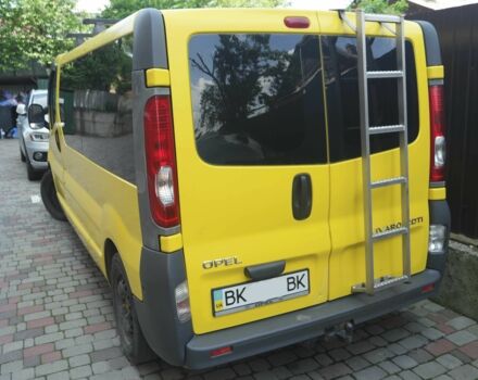Желтый Опель Виваро, объемом двигателя 2 л и пробегом 458 тыс. км за 9305 $, фото 6 на Automoto.ua