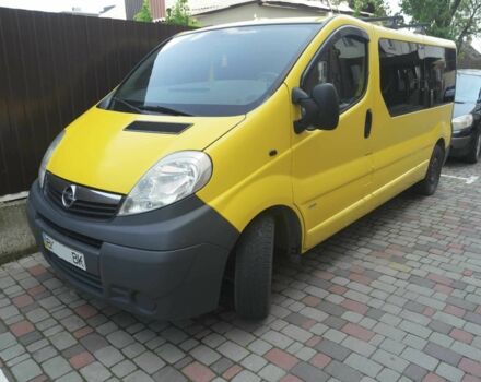 Желтый Опель Виваро, объемом двигателя 2 л и пробегом 458 тыс. км за 9305 $, фото 4 на Automoto.ua