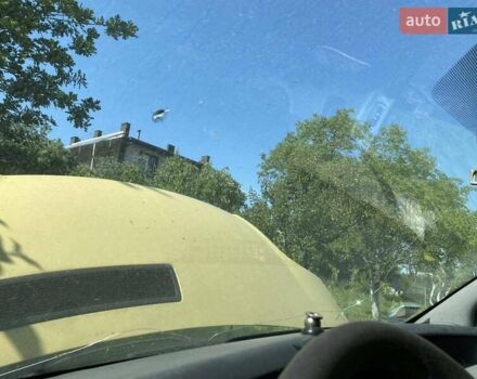 Желтый Опель Виваро, объемом двигателя 2 л и пробегом 385 тыс. км за 8000 $, фото 1 на Automoto.ua