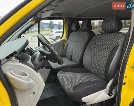 Жовтий Опель Віваро, об'ємом двигуна 2.5 л та пробігом 270 тис. км за 11300 $, фото 16 на Automoto.ua