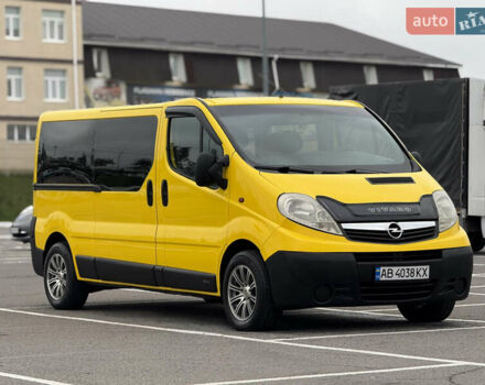 Жовтий Опель Віваро, об'ємом двигуна 2.5 л та пробігом 270 тис. км за 11300 $, фото 7 на Automoto.ua