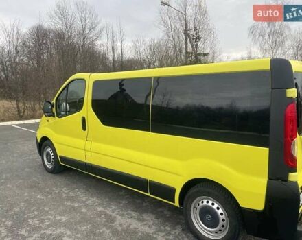 Желтый Опель Виваро, объемом двигателя 2 л и пробегом 253 тыс. км за 7800 $, фото 3 на Automoto.ua