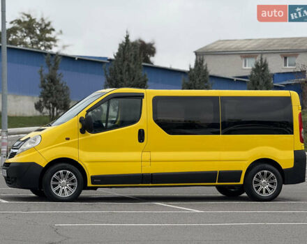 Жовтий Опель Віваро, об'ємом двигуна 2.5 л та пробігом 270 тис. км за 11300 $, фото 2 на Automoto.ua
