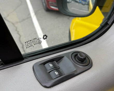 Жовтий Опель Віваро, об'ємом двигуна 2.5 л та пробігом 270 тис. км за 11300 $, фото 13 на Automoto.ua