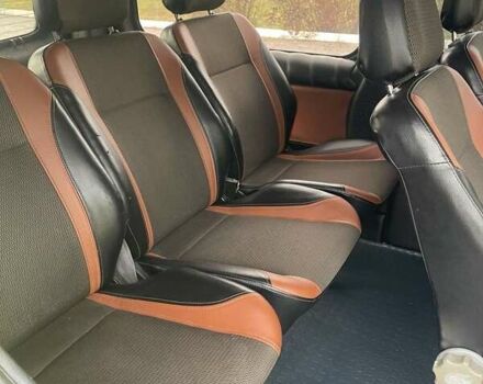 Желтый Опель Виваро, объемом двигателя 2 л и пробегом 253 тыс. км за 7800 $, фото 8 на Automoto.ua