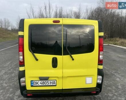 Желтый Опель Виваро, объемом двигателя 2 л и пробегом 253 тыс. км за 7800 $, фото 2 на Automoto.ua