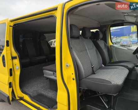 Жовтий Опель Віваро, об'ємом двигуна 2.5 л та пробігом 270 тис. км за 11300 $, фото 24 на Automoto.ua