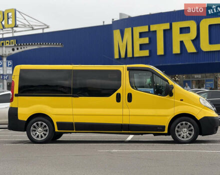 Жовтий Опель Віваро, об'ємом двигуна 2.5 л та пробігом 270 тис. км за 11300 $, фото 9 на Automoto.ua