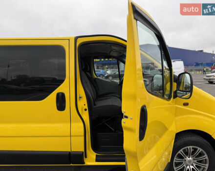 Жовтий Опель Віваро, об'ємом двигуна 2.5 л та пробігом 270 тис. км за 11300 $, фото 17 на Automoto.ua