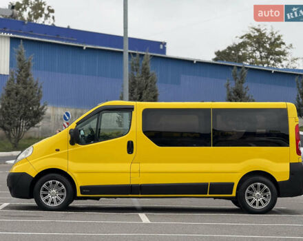 Жовтий Опель Віваро, об'ємом двигуна 2.5 л та пробігом 270 тис. км за 11300 $, фото 3 на Automoto.ua
