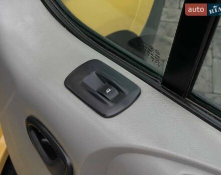 Жовтий Опель Віваро, об'ємом двигуна 2 л та пробігом 272 тис. км за 10700 $, фото 40 на Automoto.ua