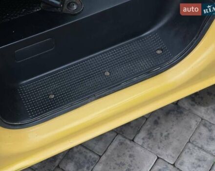 Жовтий Опель Віваро, об'ємом двигуна 2 л та пробігом 272 тис. км за 10700 $, фото 35 на Automoto.ua