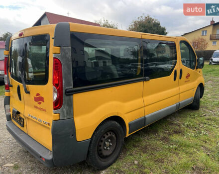 Желтый Опель Виваро, объемом двигателя 2.5 л и пробегом 274 тыс. км за 8900 $, фото 4 на Automoto.ua