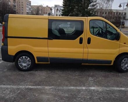 Желтый Опель Виваро, объемом двигателя 2 л и пробегом 270 тыс. км за 11200 $, фото 2 на Automoto.ua