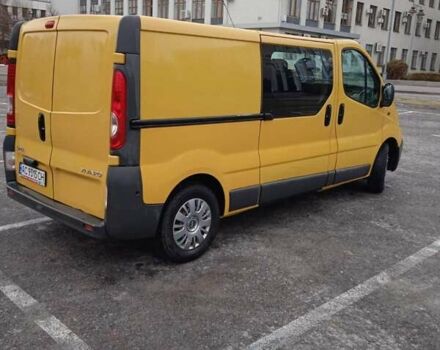 Желтый Опель Виваро, объемом двигателя 2 л и пробегом 270 тыс. км за 11200 $, фото 3 на Automoto.ua