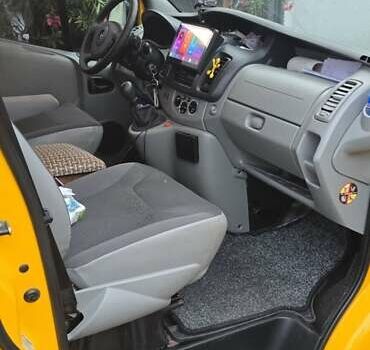 Жовтий Опель Віваро, об'ємом двигуна 2 л та пробігом 100 тис. км за 19900 $, фото 9 на Automoto.ua