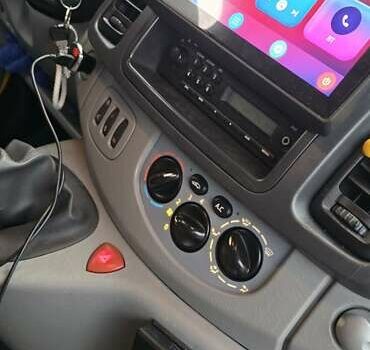 Жовтий Опель Віваро, об'ємом двигуна 2 л та пробігом 100 тис. км за 19900 $, фото 3 на Automoto.ua