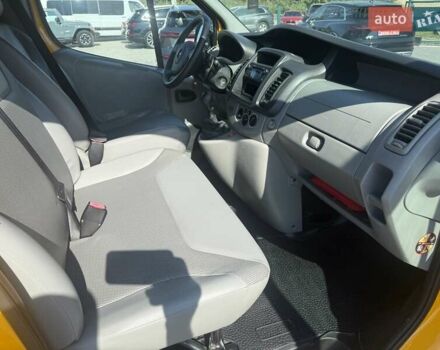 Желтый Опель Виваро, объемом двигателя 2 л и пробегом 280 тыс. км за 14300 $, фото 3 на Automoto.ua