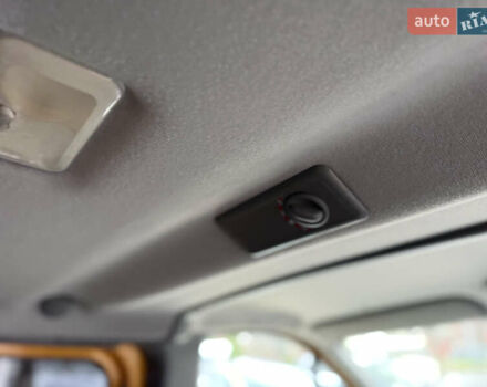 Желтый Опель Виваро, объемом двигателя 2 л и пробегом 318 тыс. км за 13450 $, фото 22 на Automoto.ua