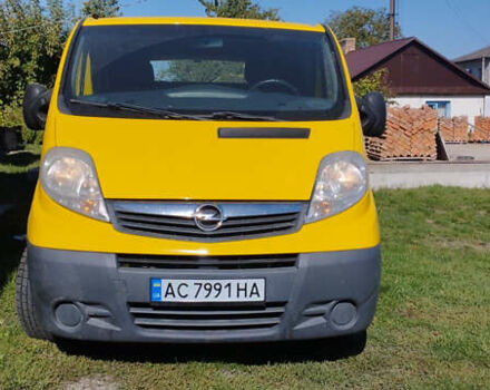 Желтый Опель Виваро, объемом двигателя 2 л и пробегом 297 тыс. км за 11900 $, фото 4 на Automoto.ua