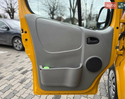 Желтый Опель Виваро, объемом двигателя 2 л и пробегом 318 тыс. км за 13450 $, фото 14 на Automoto.ua