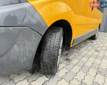 Желтый Опель Виваро, объемом двигателя 2 л и пробегом 318 тыс. км за 13450 $, фото 9 на Automoto.ua