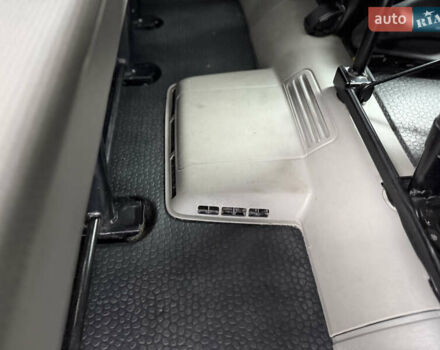 Желтый Опель Виваро, объемом двигателя 2 л и пробегом 318 тыс. км за 13450 $, фото 21 на Automoto.ua