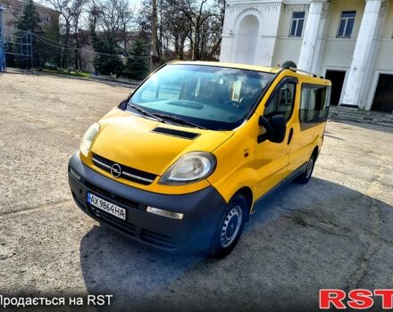 Желтый Опель Виваро, объемом двигателя 1.9 л и пробегом 350 тыс. км за 6300 $, фото 2 на Automoto.ua