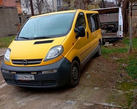 Желтый Опель Виваро, объемом двигателя 19 л и пробегом 357 тыс. км за 6000 $, фото 7 на Automoto.ua