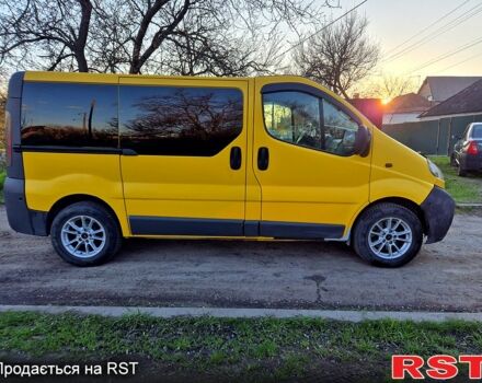Желтый Опель Виваро, объемом двигателя 1.9 л и пробегом 577 тыс. км за 6500 $, фото 2 на Automoto.ua