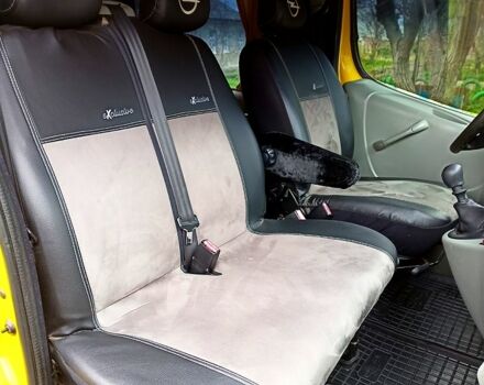 Желтый Опель Виваро, объемом двигателя 2 л и пробегом 415 тыс. км за 8600 $, фото 1 на Automoto.ua