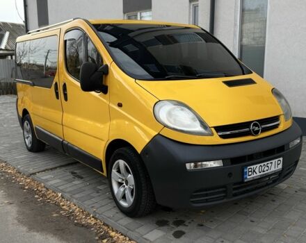 Желтый Опель Виваро, объемом двигателя 1.9 л и пробегом 320 тыс. км за 6600 $, фото 1 на Automoto.ua