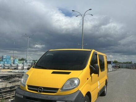 Желтый Опель Виваро, объемом двигателя 1.9 л и пробегом 286 тыс. км за 3500 $, фото 1 на Automoto.ua