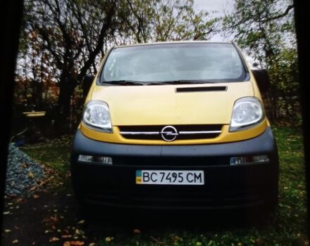 Желтый Опель Виваро, объемом двигателя 1.9 л и пробегом 289 тыс. км за 6500 $, фото 1 на Automoto.ua