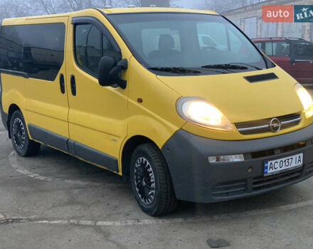 Желтый Опель Виваро, объемом двигателя 1.87 л и пробегом 256 тыс. км за 6500 $, фото 1 на Automoto.ua