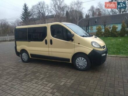 Желтый Опель Виваро, объемом двигателя 1.87 л и пробегом 410 тыс. км за 6500 $, фото 1 на Automoto.ua