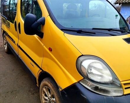Желтый Опель Виваро, объемом двигателя 2.5 л и пробегом 350 тыс. км за 6700 $, фото 1 на Automoto.ua