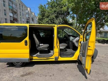 Желтый Опель Виваро, объемом двигателя 1.87 л и пробегом 170 тыс. км за 8500 $, фото 1 на Automoto.ua