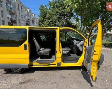 Желтый Опель Виваро, объемом двигателя 1.87 л и пробегом 170 тыс. км за 8500 $, фото 1 на Automoto.ua