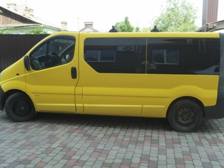 Желтый Опель Виваро, объемом двигателя 2 л и пробегом 458 тыс. км за 9305 $, фото 1 на Automoto.ua