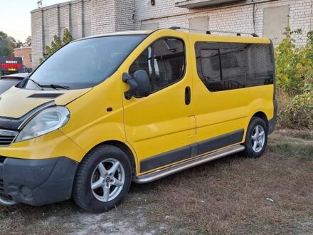 Жовтий Опель Віваро, об'ємом двигуна 2 л та пробігом 300 тис. км за 4950 $, фото 1 на Automoto.ua