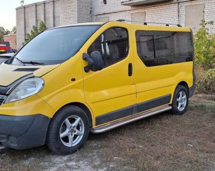 Желтый Опель Виваро, объемом двигателя 2 л и пробегом 300 тыс. км за 4950 $, фото 1 на Automoto.ua