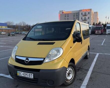 Желтый Опель Виваро, объемом двигателя 2 л и пробегом 260 тыс. км за 8900 $, фото 1 на Automoto.ua