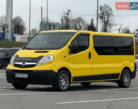 Желтый Опель Виваро, объемом двигателя 2.5 л и пробегом 270 тыс. км за 11300 $, фото 1 на Automoto.ua