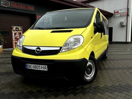 Жовтий Опель Віваро, об'ємом двигуна 2 л та пробігом 254 тис. км за 8900 $, фото 1 на Automoto.ua