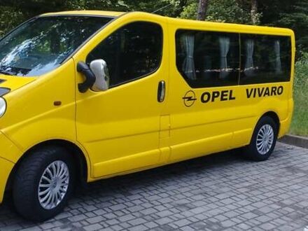Желтый Опель Виваро, объемом двигателя 2.46 л и пробегом 276 тыс. км за 9800 $, фото 1 на Automoto.ua